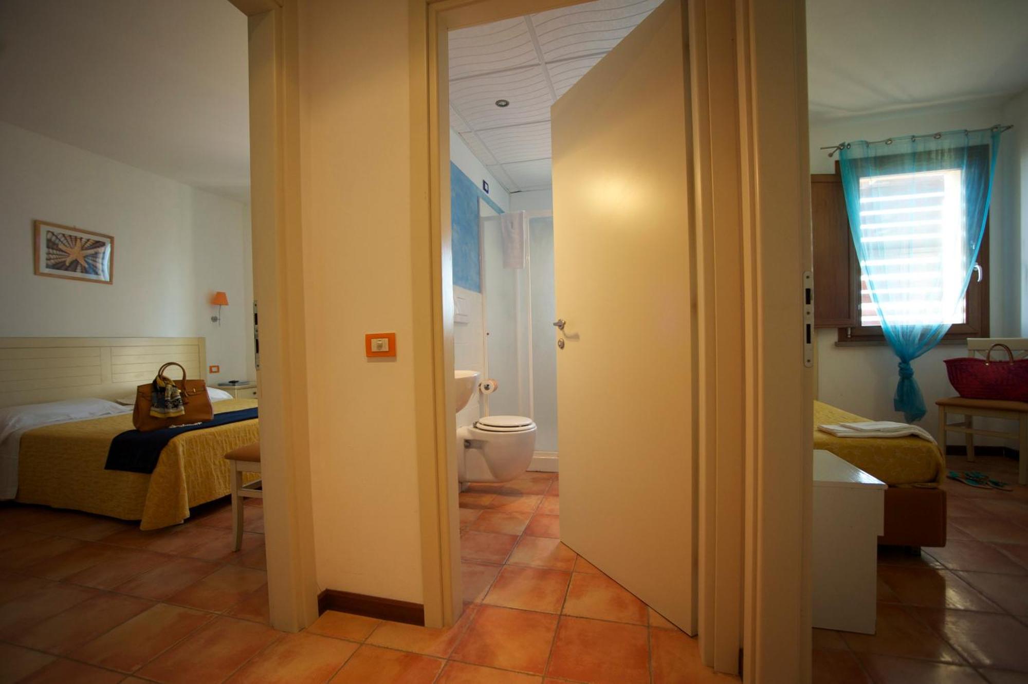Hotel Villa Tramonto Direttamente Sul Mare San Vincenzo Dış mekan fotoğraf