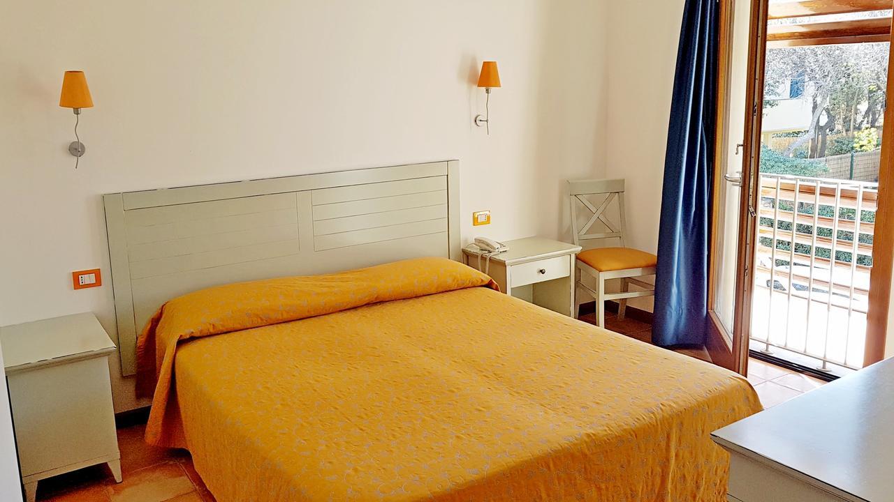 Hotel Villa Tramonto Direttamente Sul Mare San Vincenzo Dış mekan fotoğraf