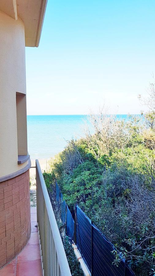 Hotel Villa Tramonto Direttamente Sul Mare San Vincenzo Dış mekan fotoğraf