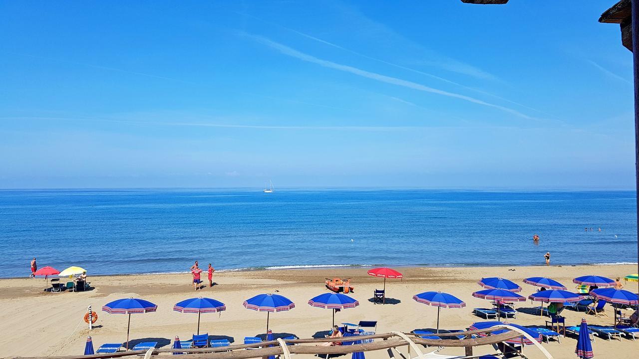 Hotel Villa Tramonto Direttamente Sul Mare San Vincenzo Dış mekan fotoğraf